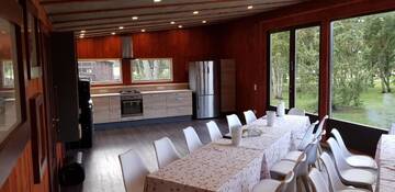 Фото номера Дом с 4 спальнями Фермерские дома Mardi Farm Stay г. Карала 60
